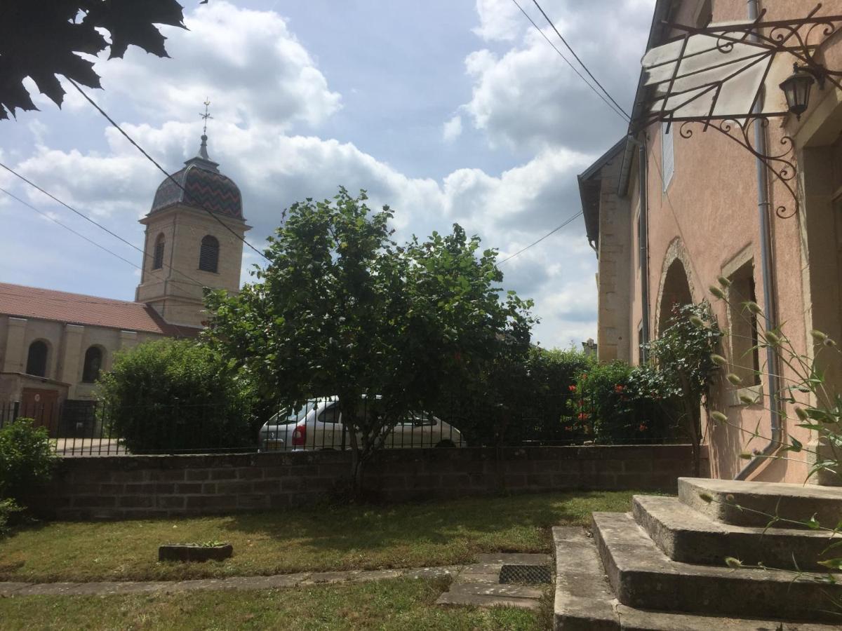 Вилла Les Deux Licornes Anchenoncourt-et-Chazel Экстерьер фото